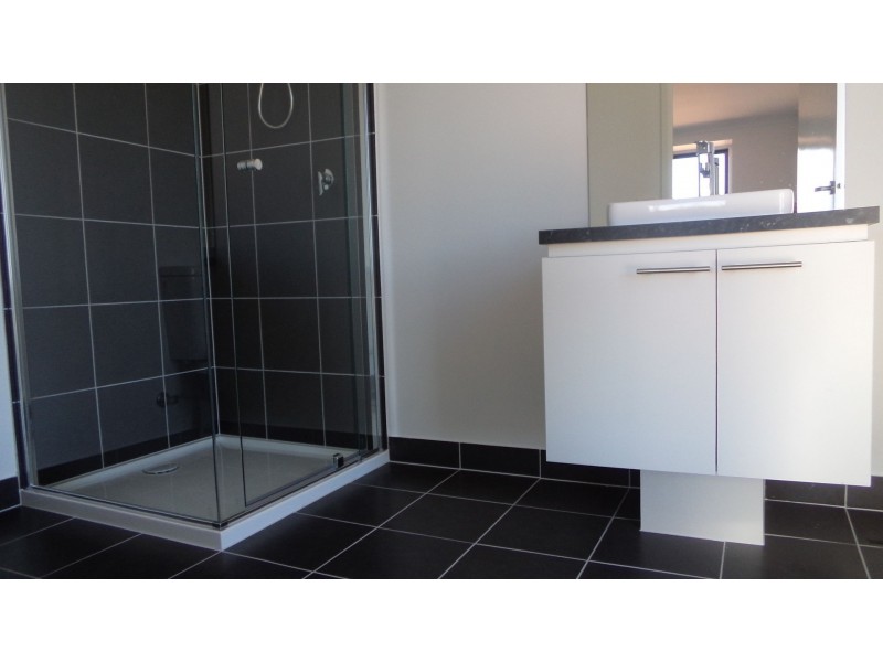 38 Frontier Avenue, Rockbank VIC 3335