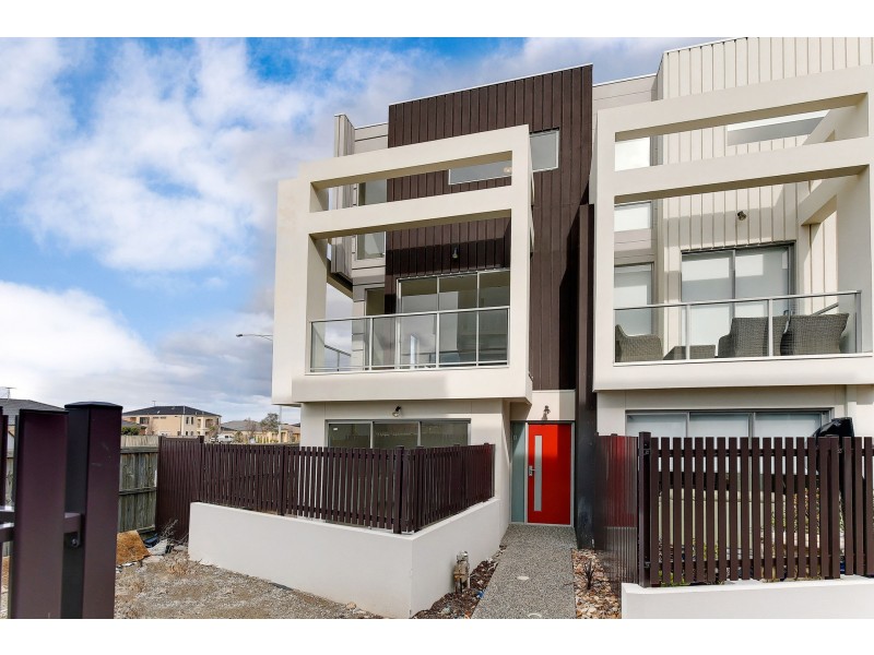 6/25 Boathouse Drive, Caroline Springs VIC 3023