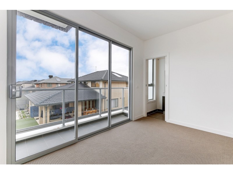 6/25 Boathouse Drive, Caroline Springs VIC 3023