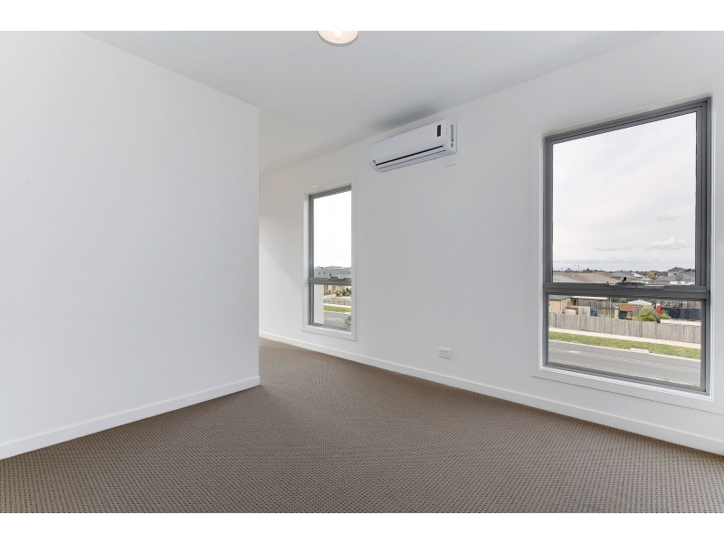 6/25 Boathouse Drive, Caroline Springs VIC 3023