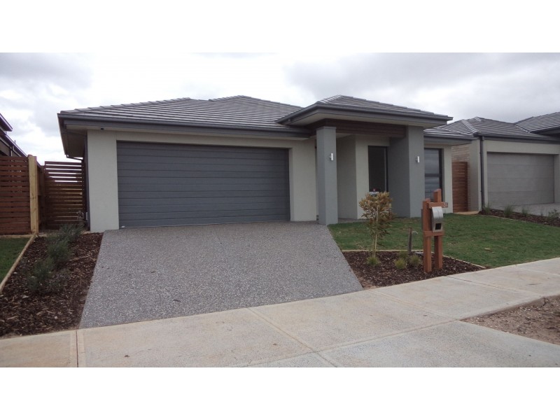 34 Luxor Drive, Plumpton VIC 3335