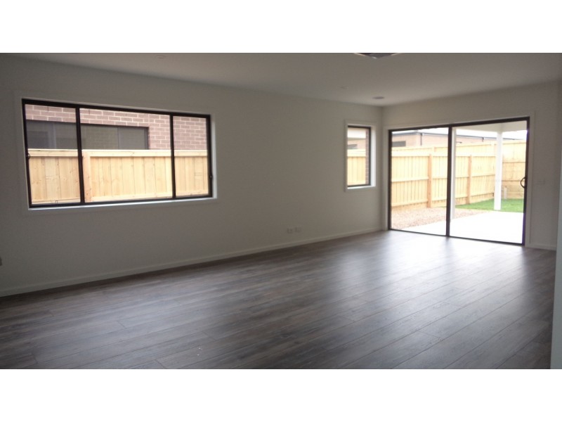 34 Luxor Drive, Plumpton VIC 3335