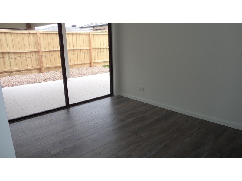 34 Luxor Drive, Plumpton VIC 3335