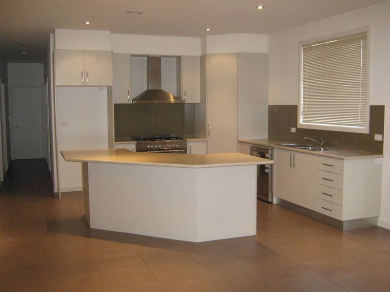 17 Dunstall Gardens, Caroline Springs VIC 3023