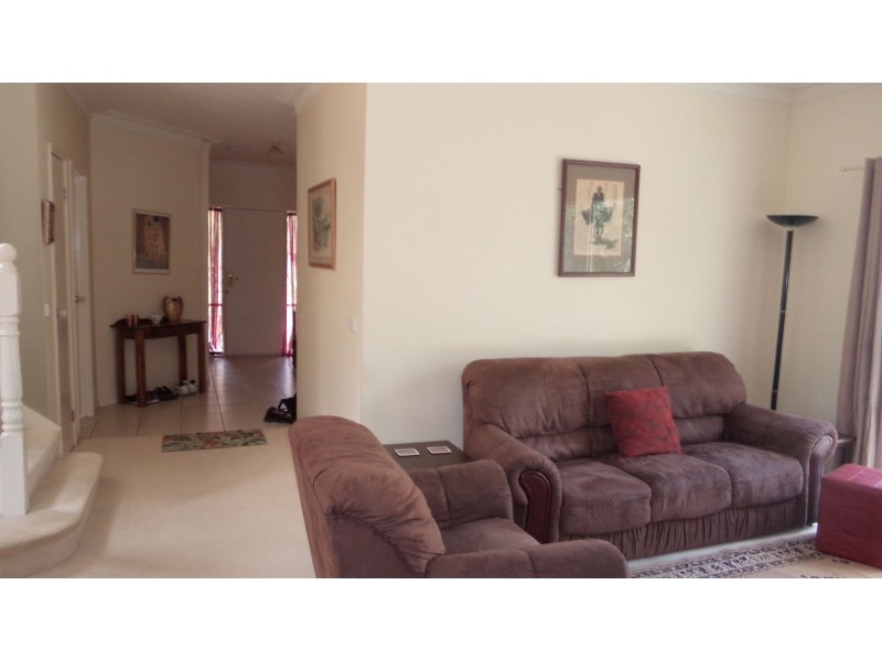 6 Braelands Close, Caroline Springs VIC 3023