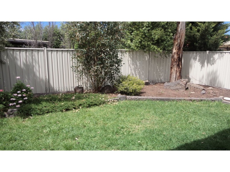 6 Braelands Close, Caroline Springs VIC 3023