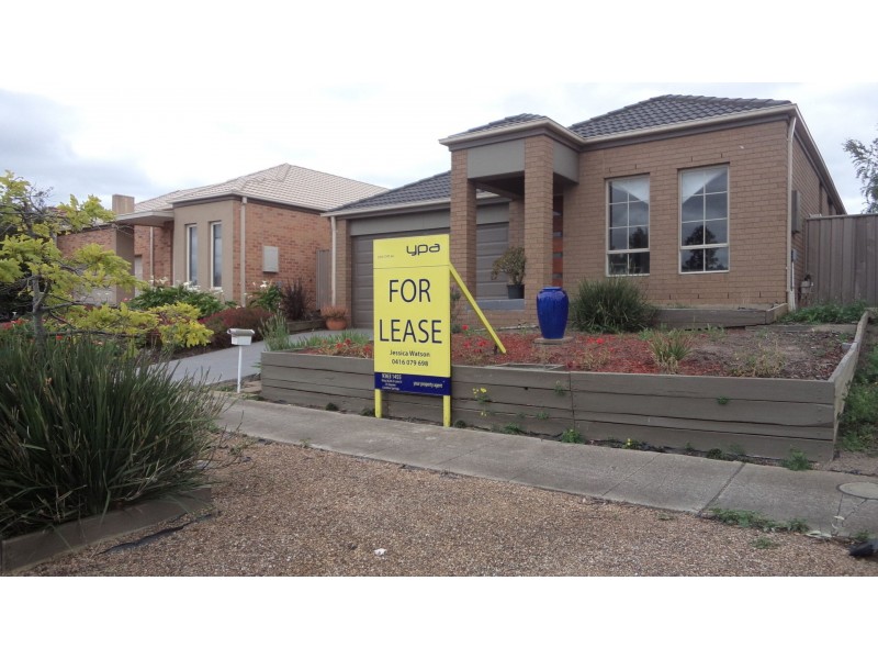 22 Glen Drouitt Drive, Caroline Springs VIC 3023