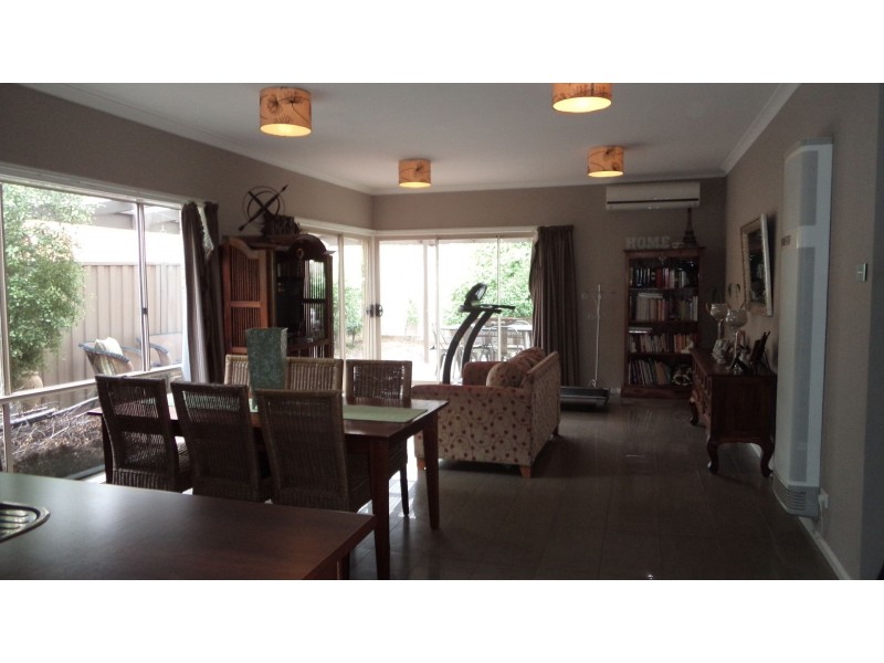 22 Glen Drouitt Drive, Caroline Springs VIC 3023