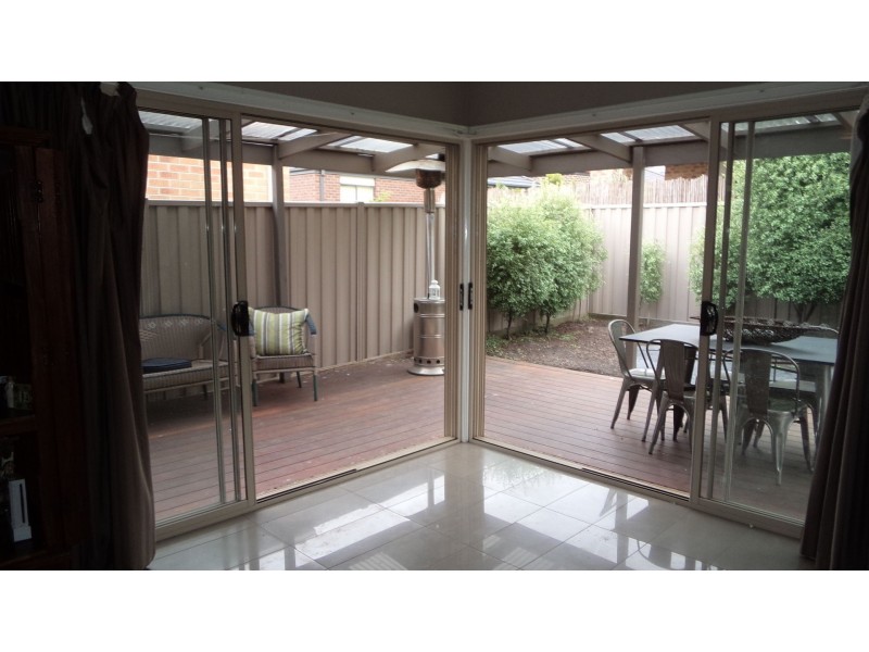 22 Glen Drouitt Drive, Caroline Springs VIC 3023