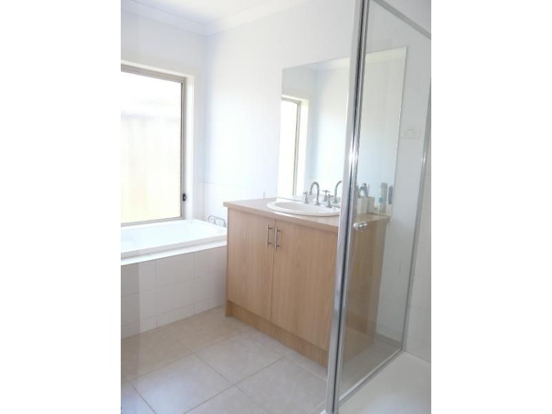 9 Ebony Way, Tarneit VIC 3029