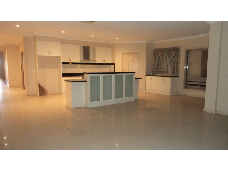120 Tenterfield Drive, Burnside Heights VIC 3023