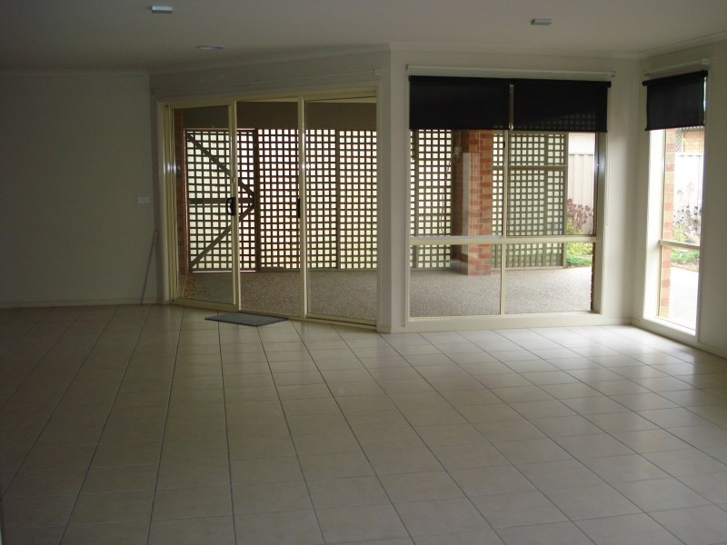 1 Barringo Way, Caroline Springs VIC 3023