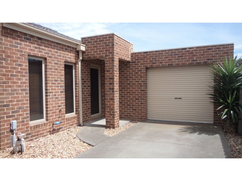 3/4 Darlington Grove, Sydenham VIC 3037