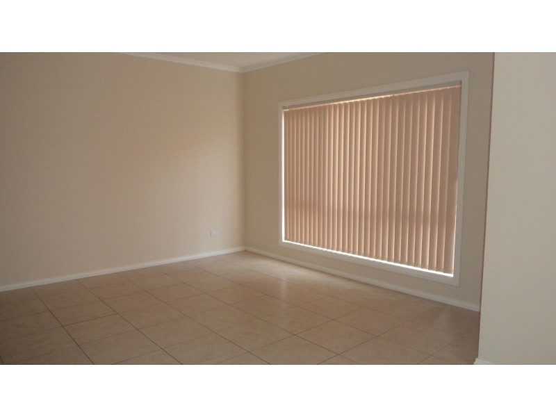 3/4 Darlington Grove, Sydenham VIC 3037