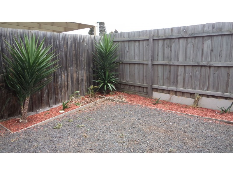 3/4 Darlington Grove, Sydenham VIC 3037