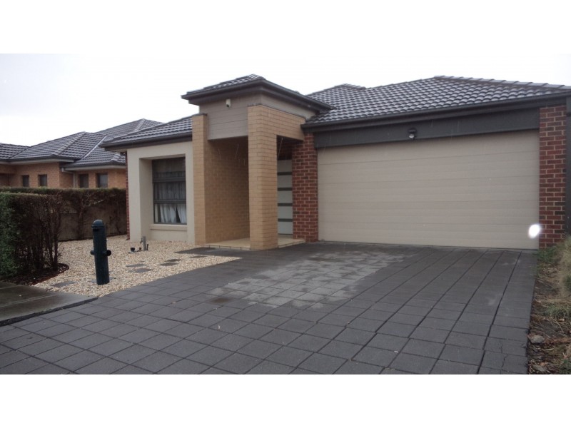 1  Eloura Circuit, Taylors Hill VIC 3037