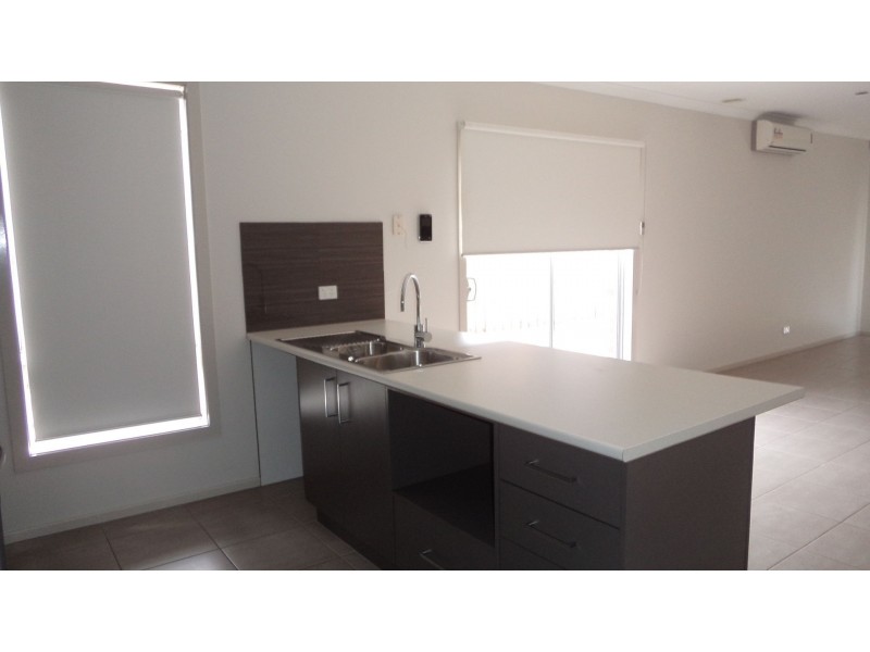 5 Luxor Drive, Plumpton VIC 3335