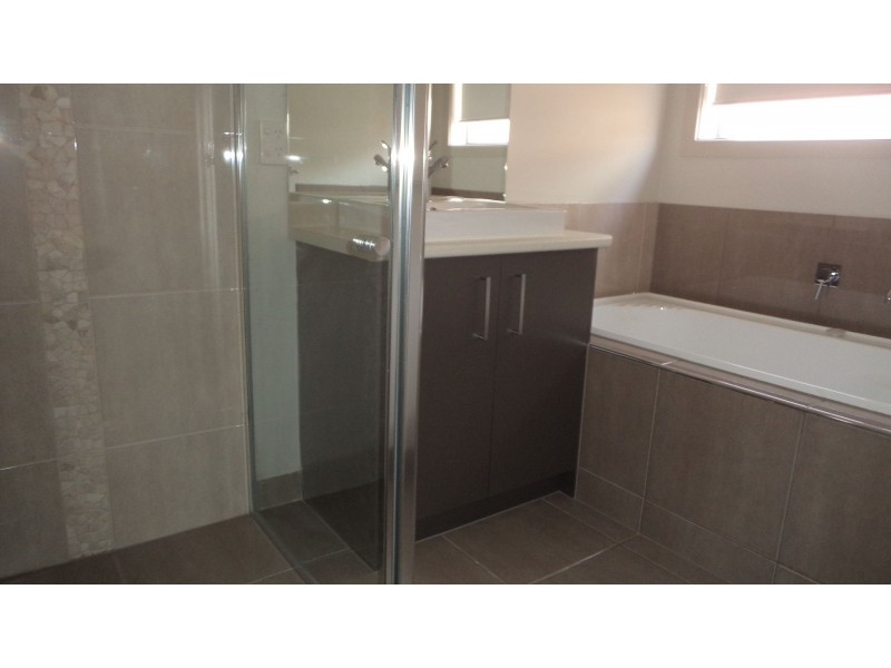 5 Luxor Drive, Plumpton VIC 3335