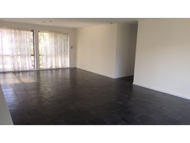 16 Royal Crescent, Hillside VIC 3037