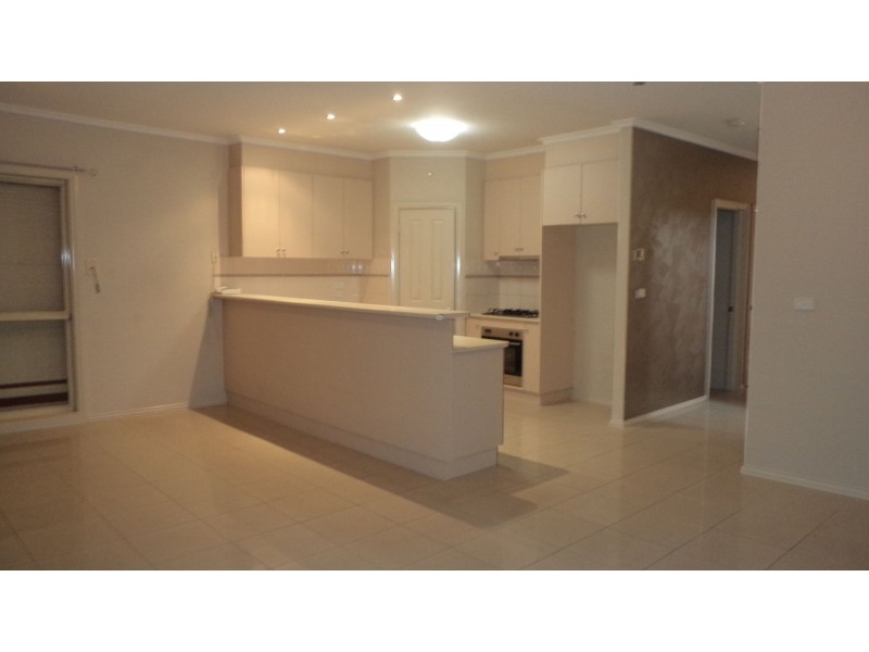 5 Risley Close, Caroline Springs VIC 3023