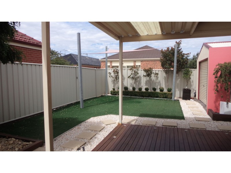 5 Risley Close, Caroline Springs VIC 3023