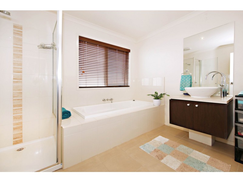 4 Playhouse Avenue, Cairnlea VIC 3023