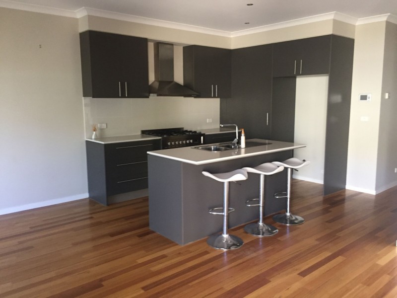 8/10-12 Kooyong Way, Caroline Springs VIC 3023
