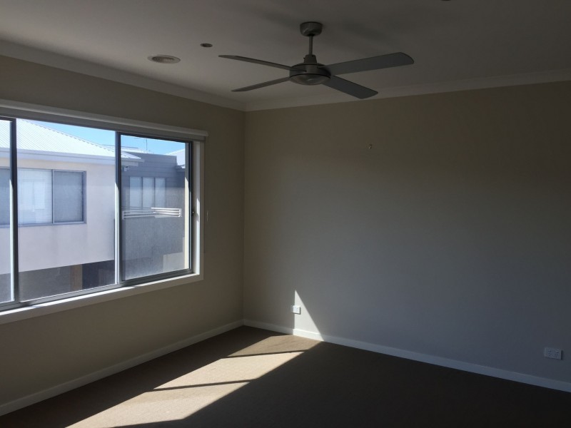 8/10-12 Kooyong Way, Caroline Springs VIC 3023