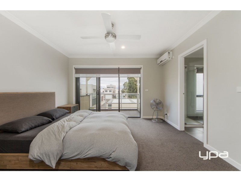 58  Commercial Road, Caroline Springs VIC 3023