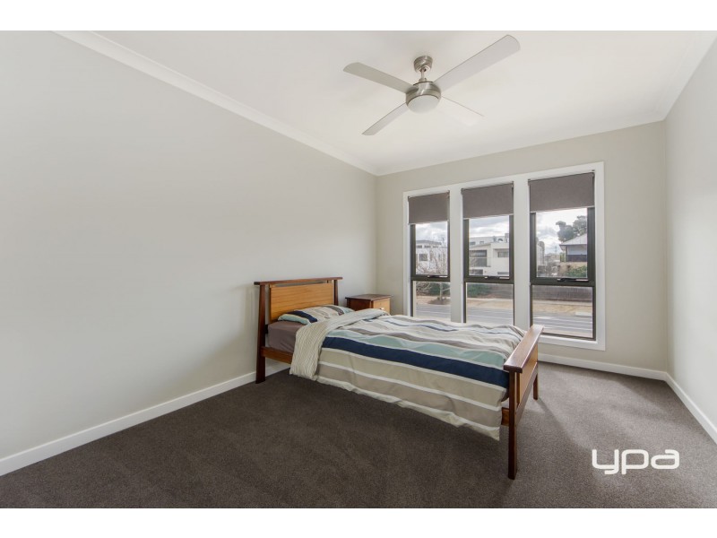 58  Commercial Road, Caroline Springs VIC 3023