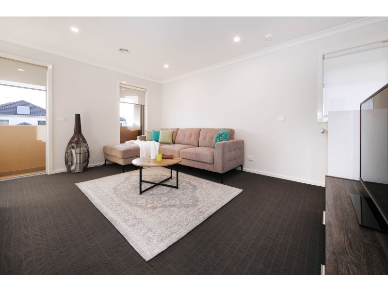 9  Beaconsfield Lane, Caroline Springs VIC 3023