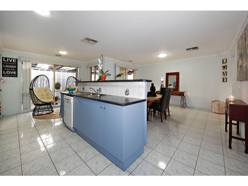 6 Belair Court, Caroline Springs VIC 3023