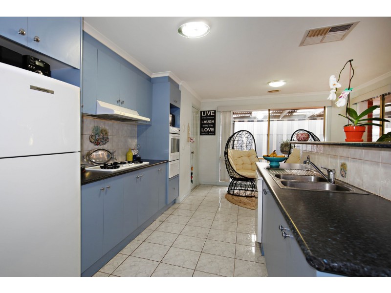 6 Belair Court, Caroline Springs VIC 3023