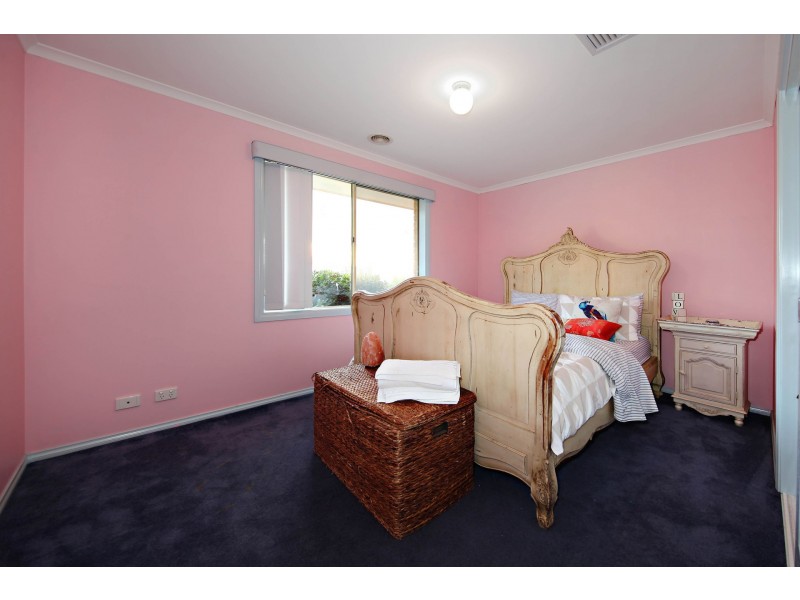 6 Belair Court, Caroline Springs VIC 3023