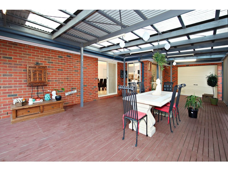 6 Belair Court, Caroline Springs VIC 3023