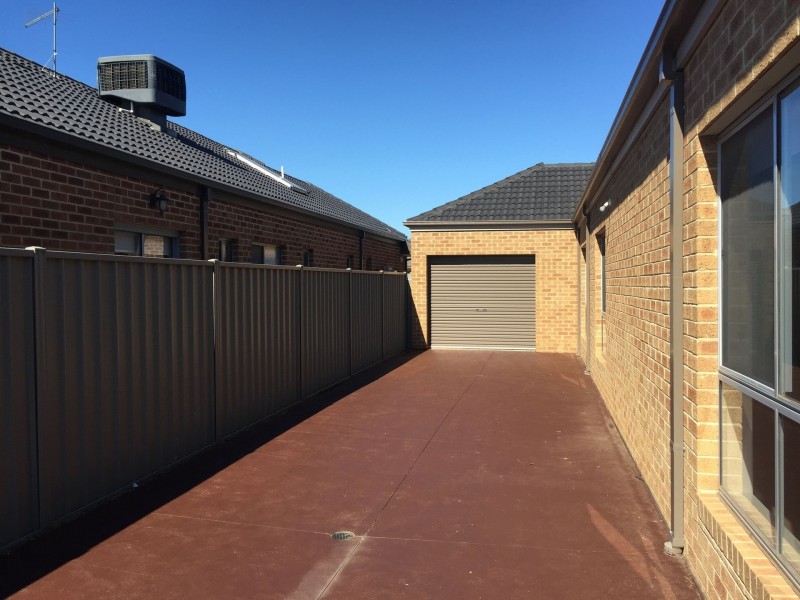 56 Rutherglen Way, Caroline Springs VIC 3023