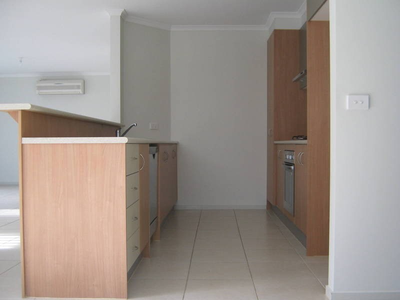 13 Lancely Green, Caroline Springs VIC 3023