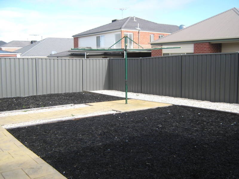 13 Lancely Green, Caroline Springs VIC 3023