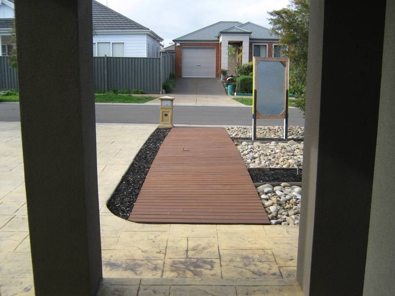 13 Lancely Green, Caroline Springs VIC 3023