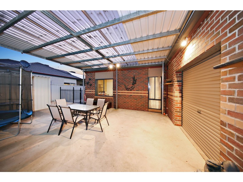 4  Lauricella Place, Caroline Springs VIC 3023