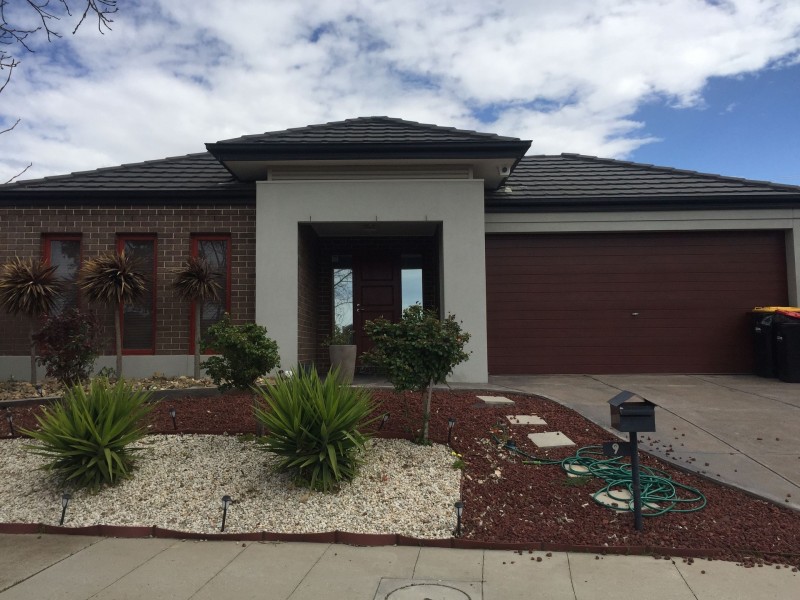 9 Weigall Close, Caroline Springs VIC 3023