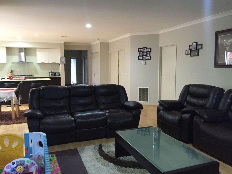 9 Weigall Close, Caroline Springs VIC 3023