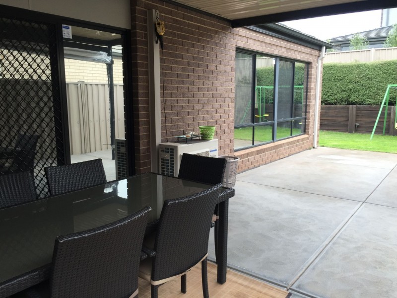 9 Weigall Close, Caroline Springs VIC 3023