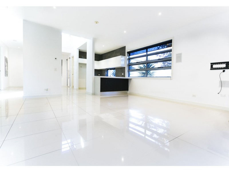 6 Greville Street, Caroline Springs VIC 3023