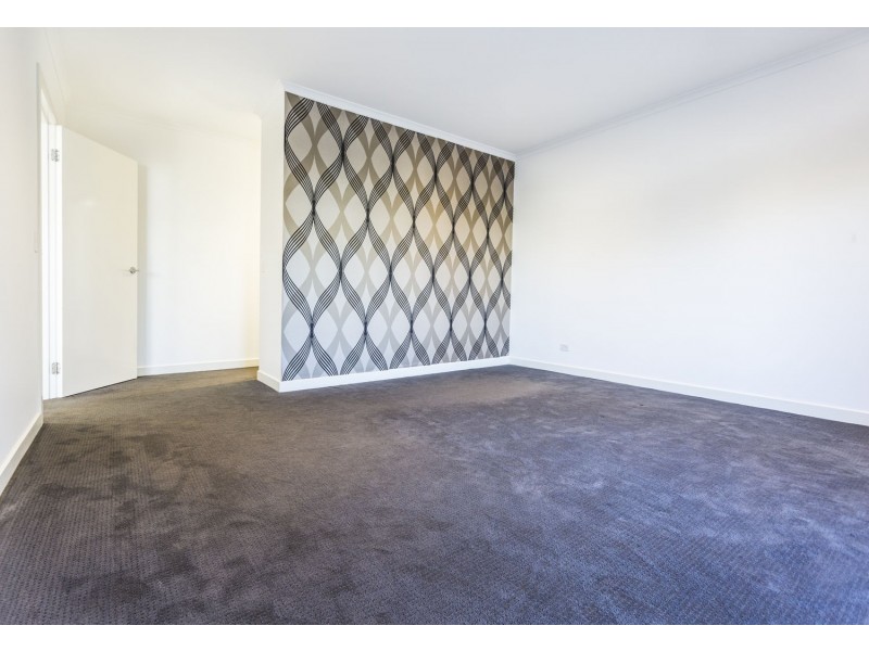 6 Greville Street, Caroline Springs VIC 3023