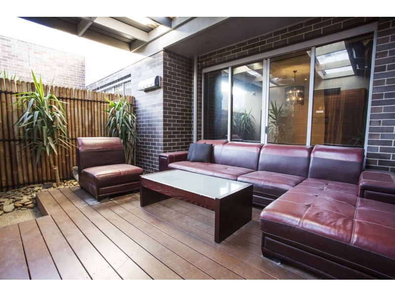 6 Greville Street, Caroline Springs VIC 3023