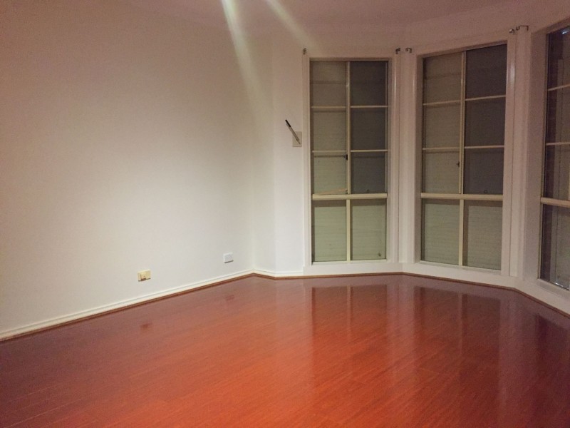 33 Mockridge Avenue, Burnside VIC 3023