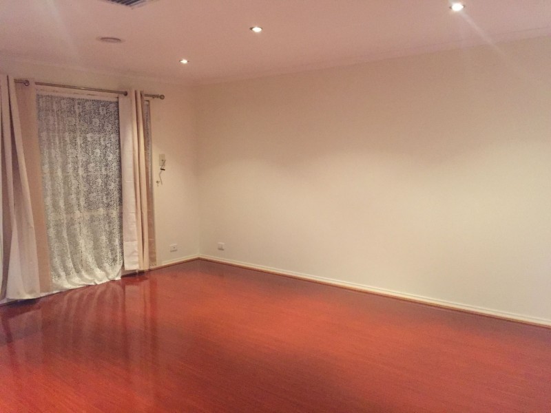 33 Mockridge Avenue, Burnside VIC 3023