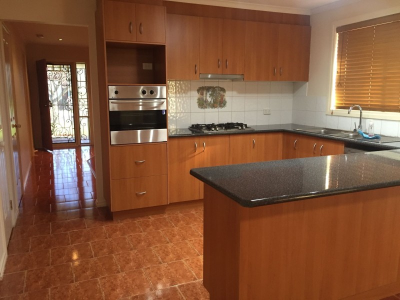 33 Mockridge Avenue, Burnside VIC 3023