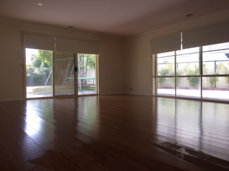 11  Amber Way, Taylors Hill VIC 3037